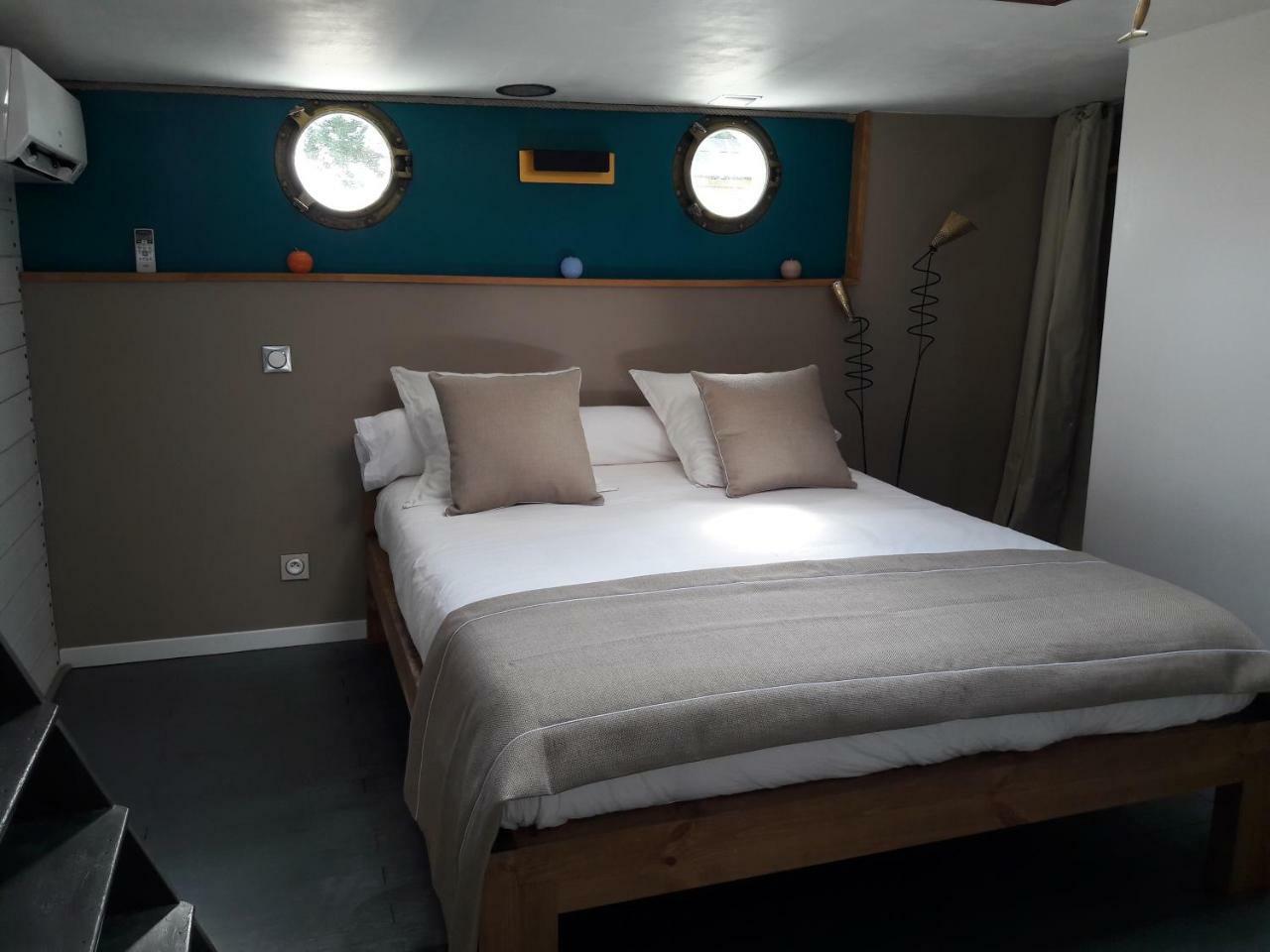 Peniche La Belle Aimee Hotel Aigues-Mortes Bagian luar foto
